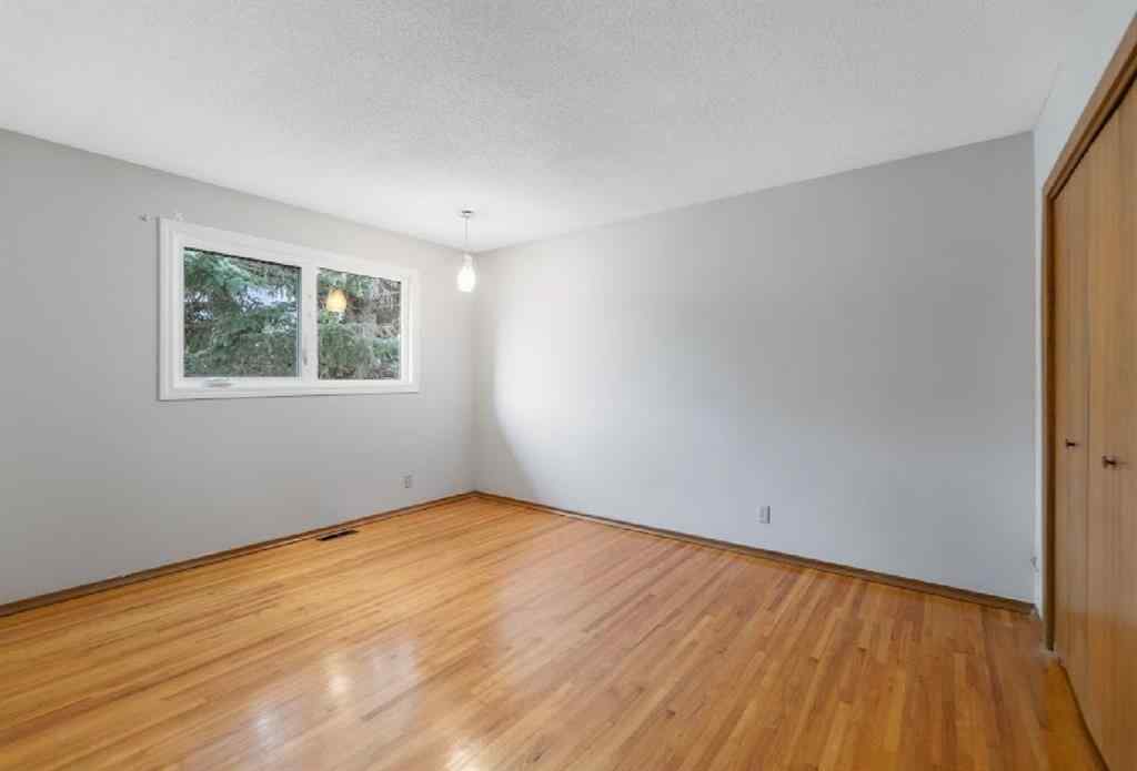 MLS® A2268140 - 5339 Brisebois Drive NW in Brentwood Calgary, Residential