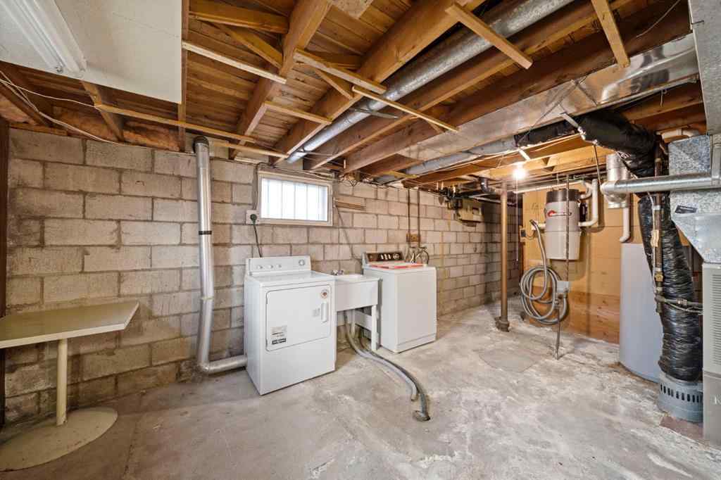 MLS® A2268150 - 3714 45 Street  in Eastview Red Deer, Residential