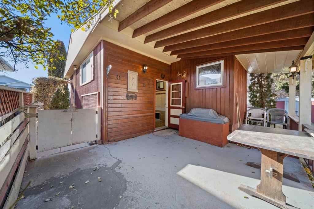 MLS® A2268150 - 3714 45 Street  in Eastview Red Deer, Residential