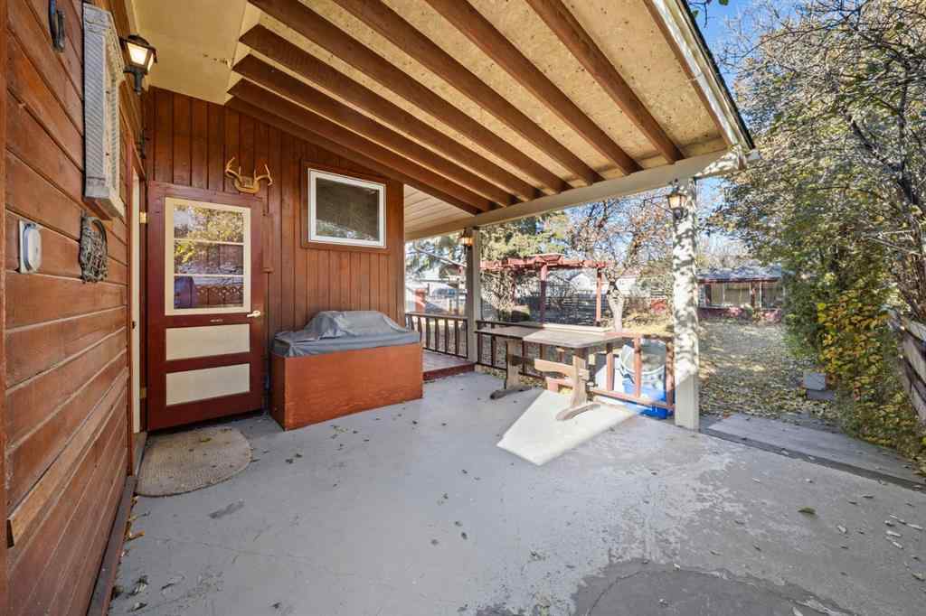 MLS® A2268150 - 3714 45 Street  in Eastview Red Deer, Residential