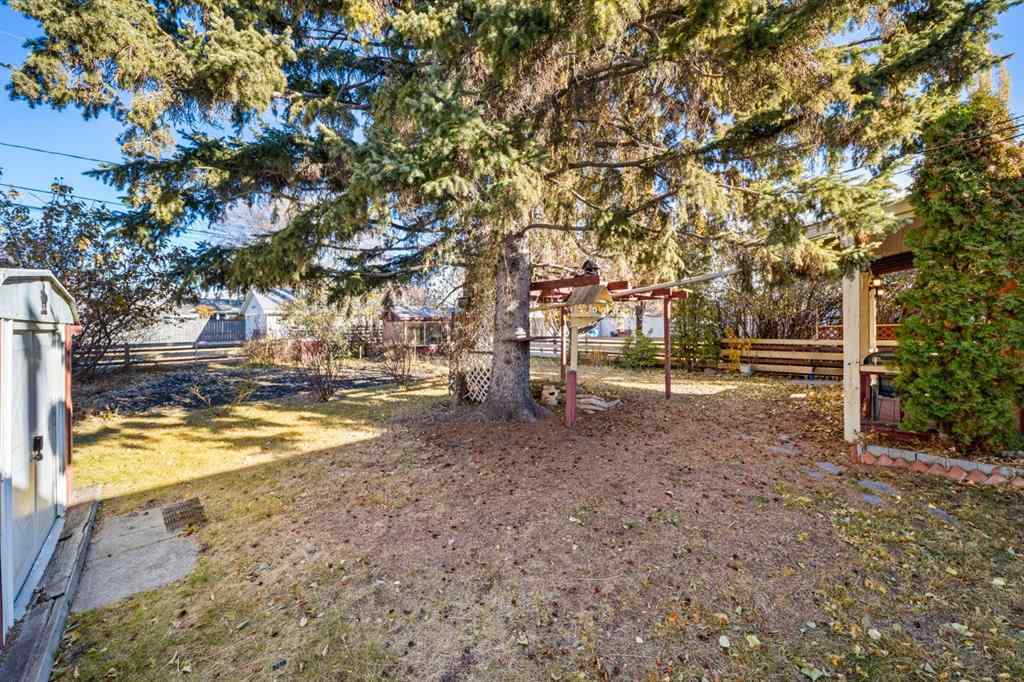 MLS® A2268150 - 3714 45 Street  in Eastview Red Deer, Residential