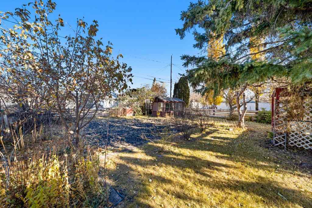 MLS® A2268150 - 3714 45 Street  in Eastview Red Deer, Residential