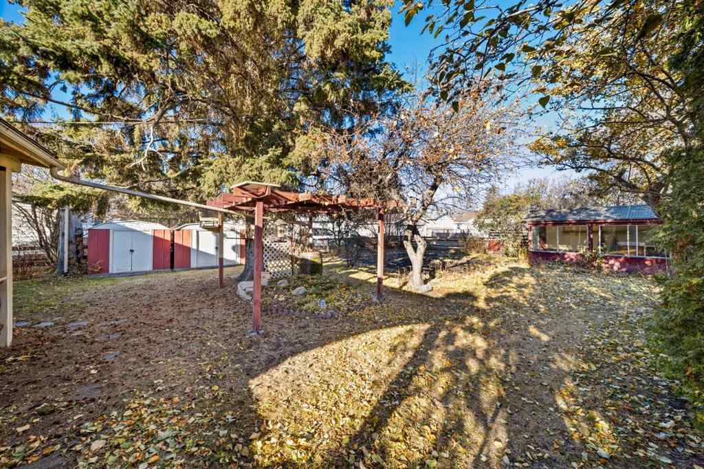 MLS® A2268150 - 3714 45 Street  in Eastview Red Deer, Residential