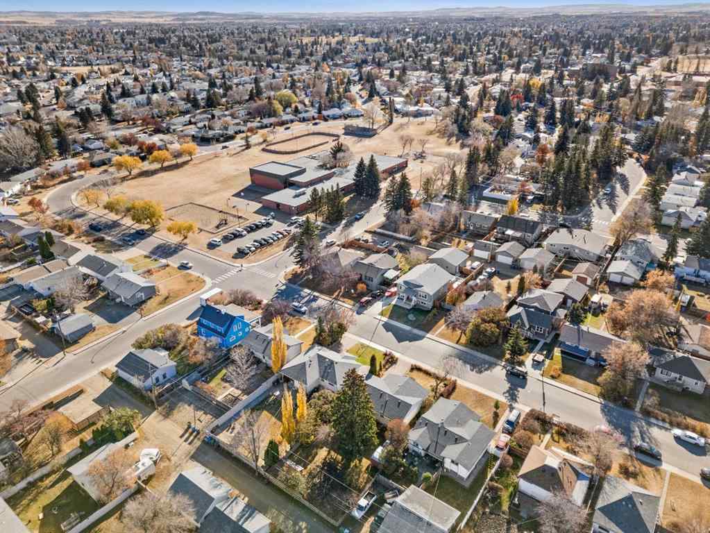 MLS® A2268150 - 3714 45 Street  in Eastview Red Deer, Residential