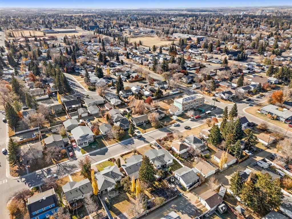 MLS® A2268150 - 3714 45 Street  in Eastview Red Deer, Residential