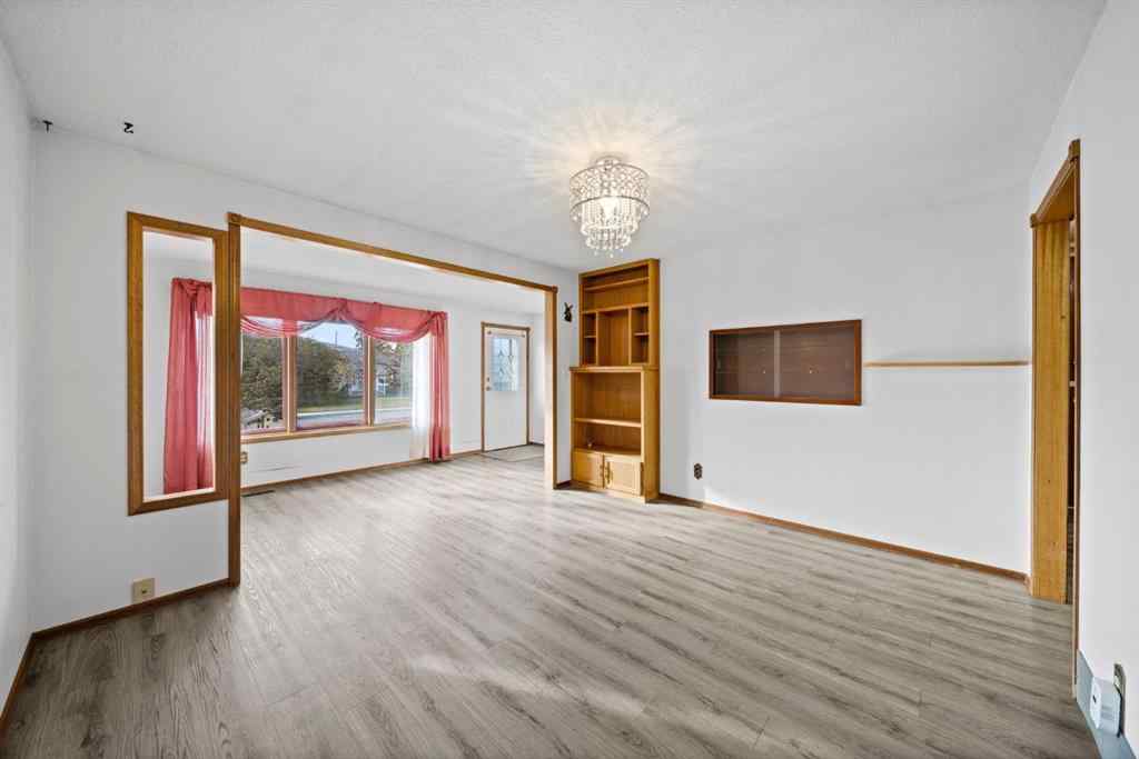 MLS® A2268150 - 3714 45 Street  in Eastview Red Deer, Residential