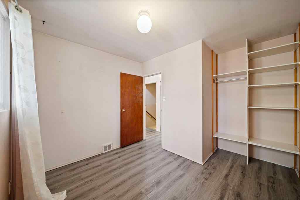 MLS® A2268150 - 3714 45 Street  in Eastview Red Deer, Residential