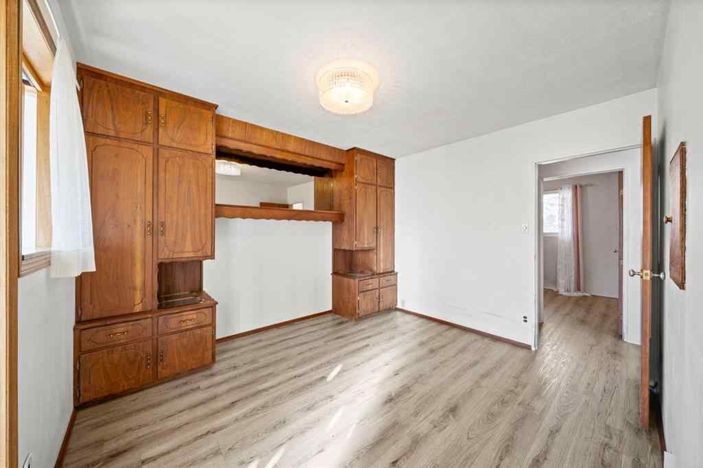 MLS® A2268150 - 3714 45 Street  in Eastview Red Deer, Residential