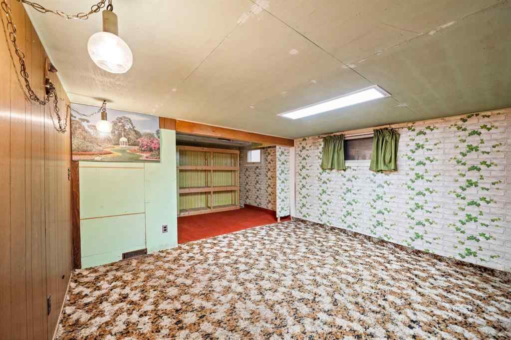 MLS® A2268150 - 3714 45 Street  in Eastview Red Deer, Residential