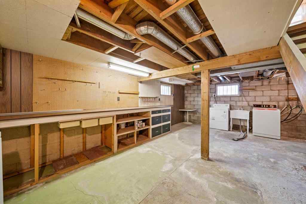 MLS® A2268150 - 3714 45 Street  in Eastview Red Deer, Residential