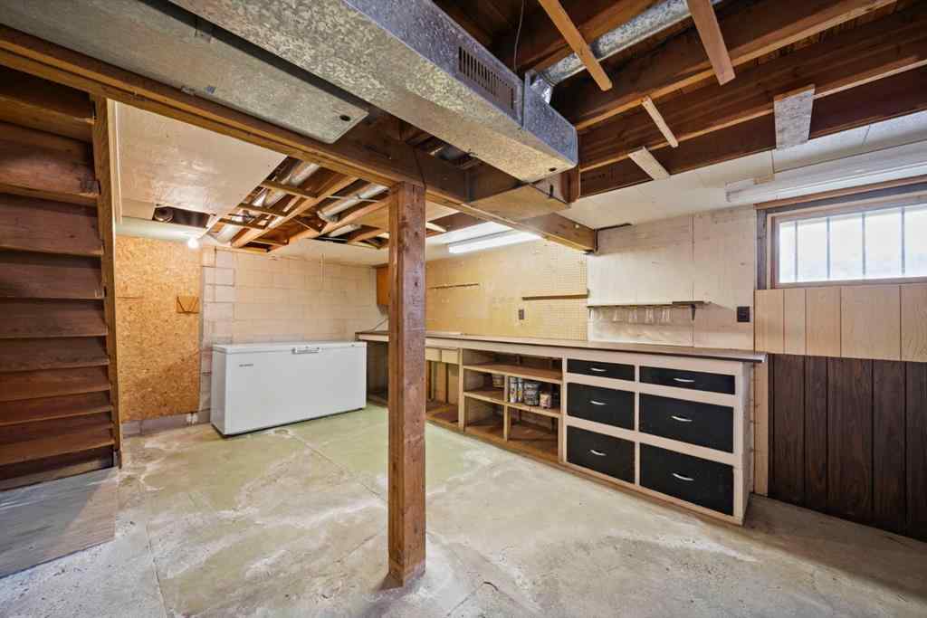 MLS® A2268150 - 3714 45 Street  in Eastview Red Deer, Residential