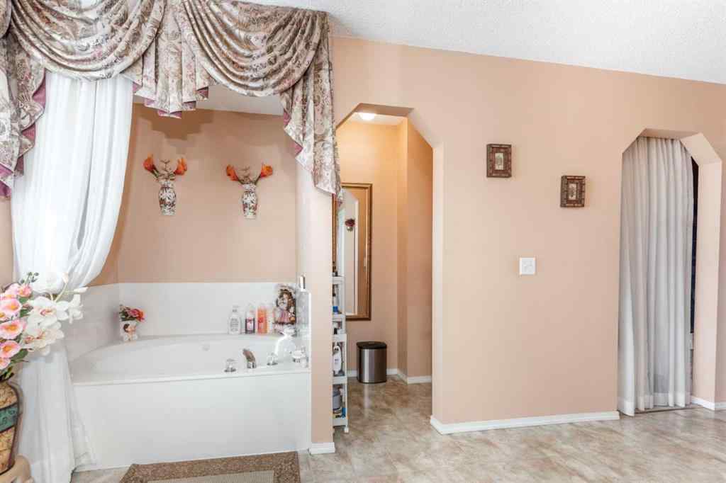 MLS&reg; # A2268156 - 26 Citadel Crest Link NW in Citadel Calgary, Residential Open Houses