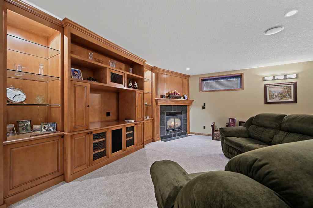 MLS® A2268163 - 114 Valley Ponds Crescent NW in Valley Ridge Calgary, Residential