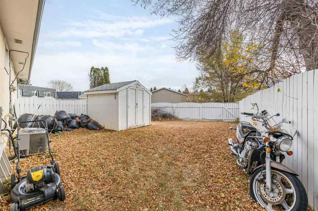 MLS® A2268165 - 2555 & 2557 Thompson Crescent SE in Crestwood-Norwood Medicine Hat, Multi-Family