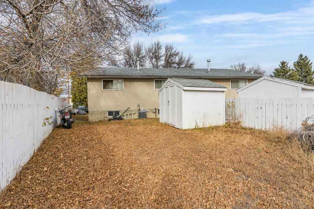 MLS® A2268165 - 2555 & 2557 Thompson Crescent SE in Crestwood-Norwood Medicine Hat, Multi-Family