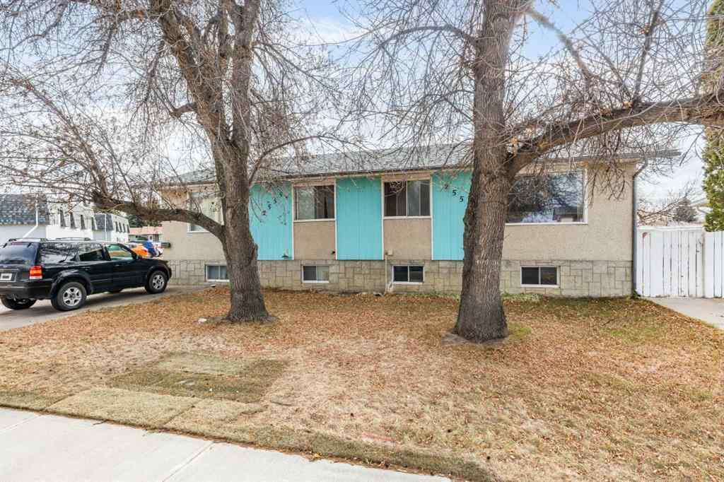 MLS® A2268165 - 2555 & 2557 Thompson Crescent SE in Crestwood-Norwood Medicine Hat, Multi-Family