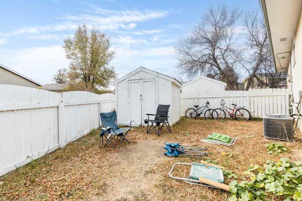 MLS® A2268165 - 2555 & 2557 Thompson Crescent SE in Crestwood-Norwood Medicine Hat, Multi-Family