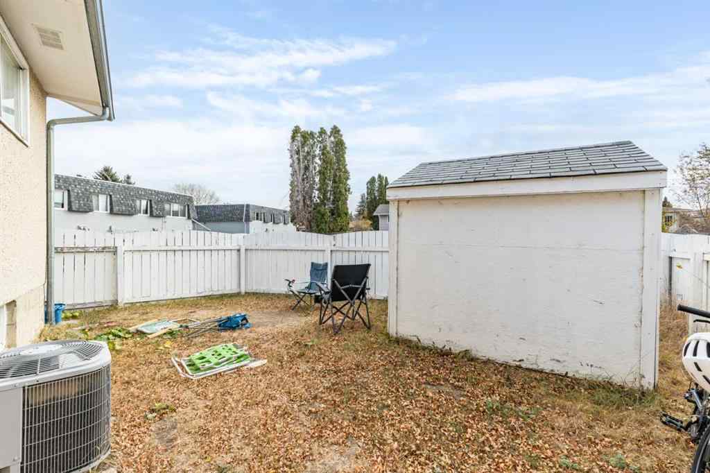 MLS® A2268165 - 2555 & 2557 Thompson Crescent SE in Crestwood-Norwood Medicine Hat, Multi-Family