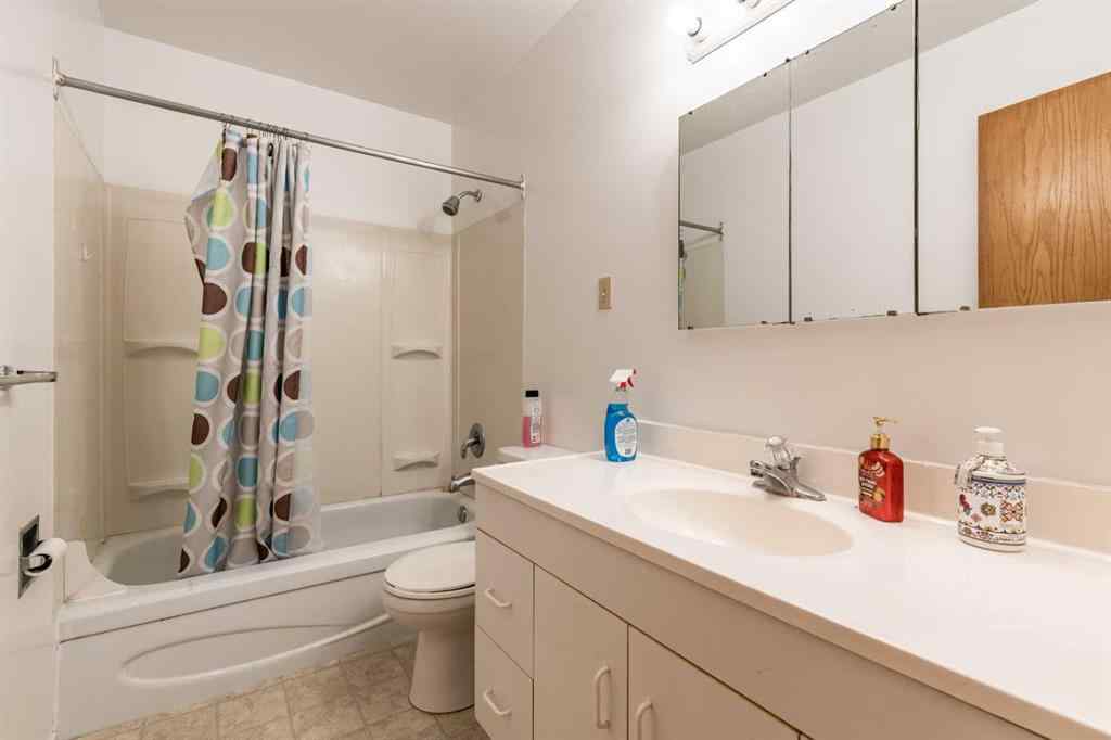 MLS® A2268165 - 2555 & 2557 Thompson Crescent SE in Crestwood-Norwood Medicine Hat, Multi-Family