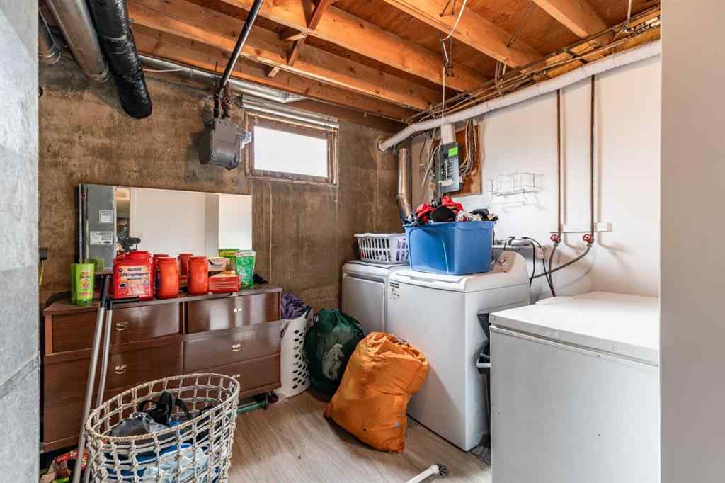 MLS® A2268165 - 2555 & 2557 Thompson Crescent SE in Crestwood-Norwood Medicine Hat, Multi-Family