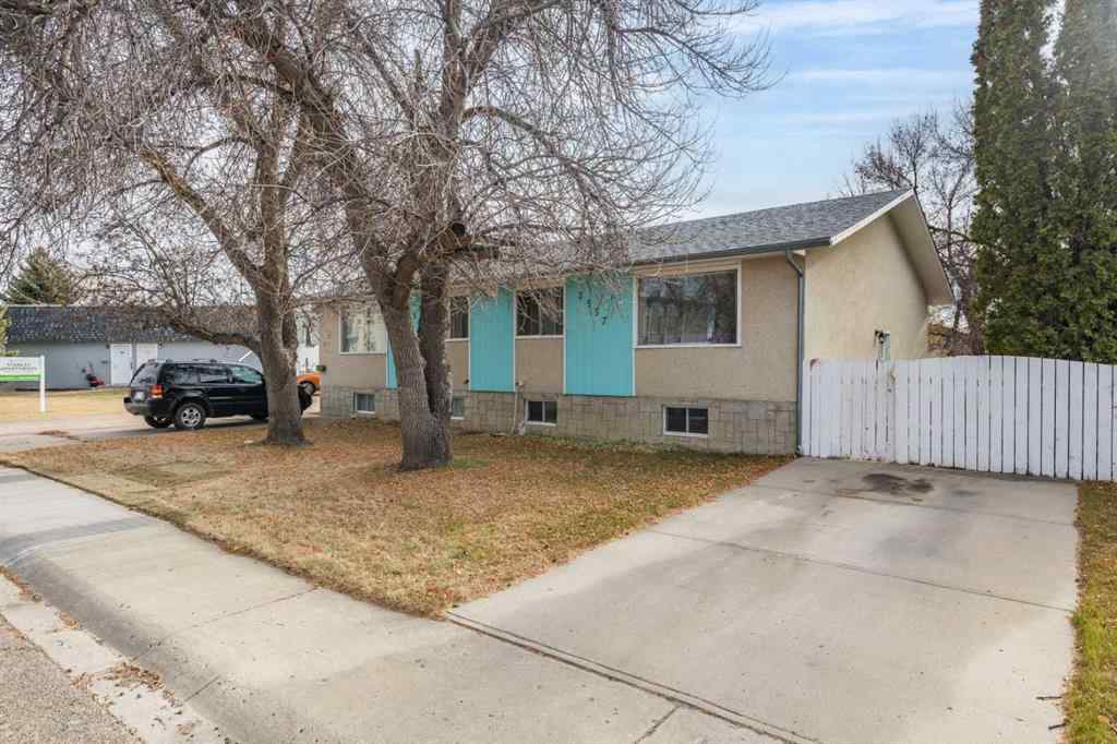MLS® A2268165 - 2555 & 2557 Thompson Crescent SE in Crestwood-Norwood Medicine Hat, Multi-Family