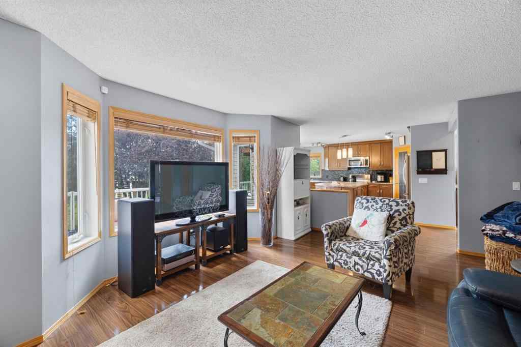 MLS® A2268174 - 168 Fairways Drive NW in Fairways Airdrie, Residential