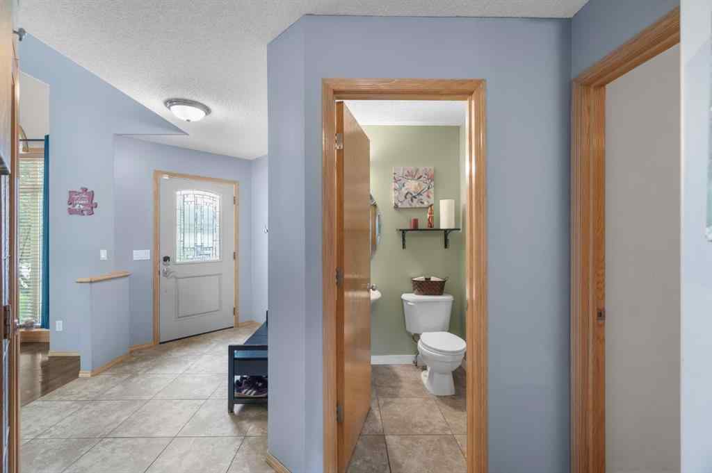 MLS® A2268174 - 168 Fairways Drive NW in Fairways Airdrie, Residential