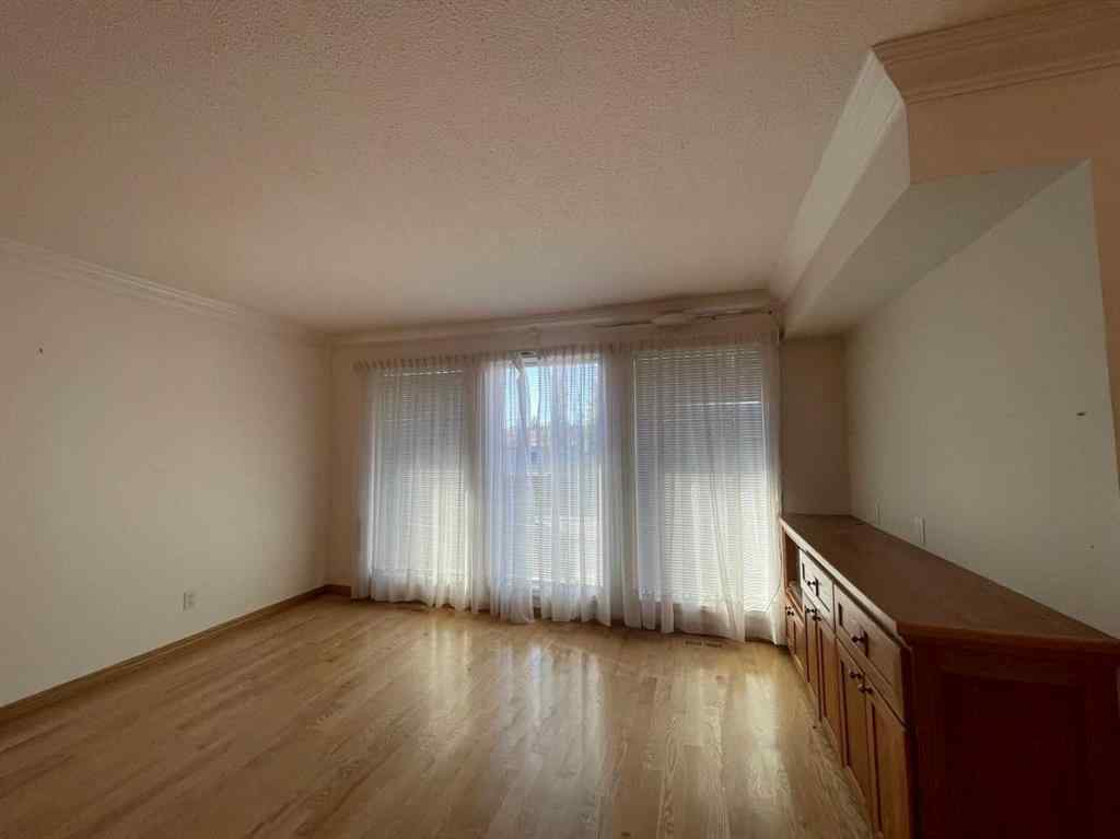 MLS® A2268182 - 3506 Doverthorn Road SE in Dover Calgary, Residential