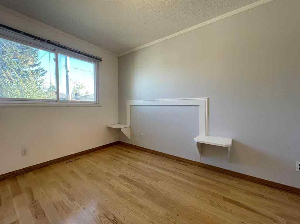 MLS® A2268182 - 3506 Doverthorn Road SE in Dover Calgary, Residential