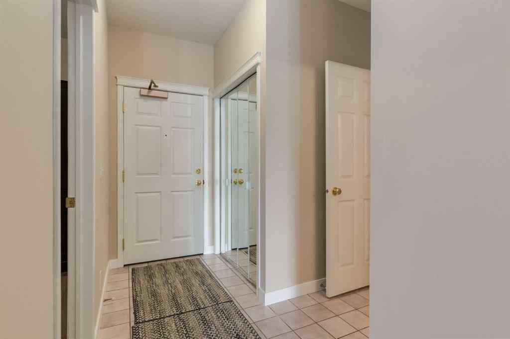 MLS® A2268183 - Unit #203 2134 Kensington Road NW in West Hillhurst Calgary, Residential