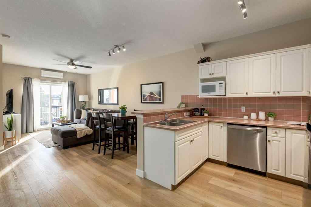 MLS® A2268183 - Unit #203 2134 Kensington Road NW in West Hillhurst Calgary, Residential