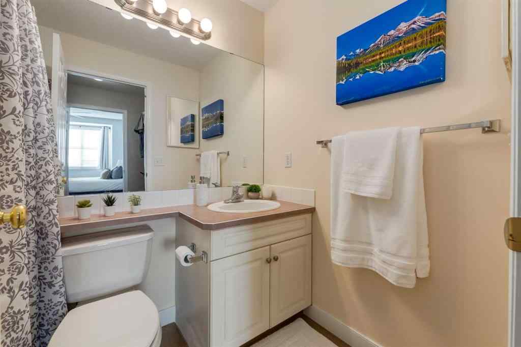 MLS® A2268183 - Unit #203 2134 Kensington Road NW in West Hillhurst Calgary, Residential