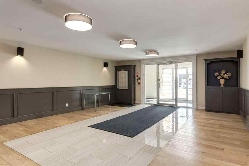 MLS® A2268183 - Unit #203 2134 Kensington Road NW in West Hillhurst Calgary, Residential