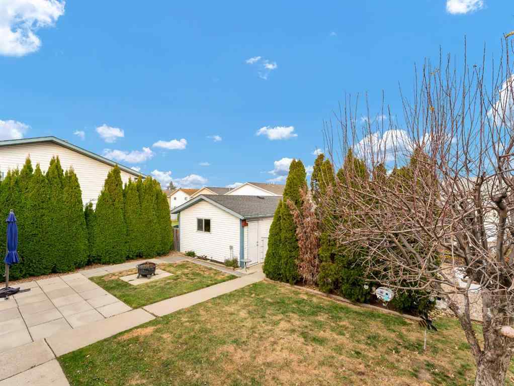 MLS® A2268184 - 135 Sage Close SE in SE Southridge Medicine Hat, Residential