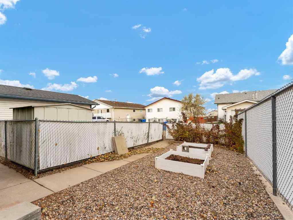 MLS® A2268184 - 135 Sage Close SE in SE Southridge Medicine Hat, Residential