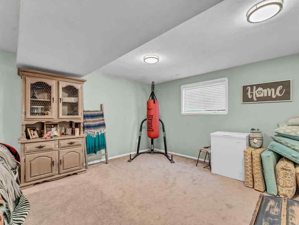 MLS® A2268184 - 135 Sage Close SE in SE Southridge Medicine Hat, Residential