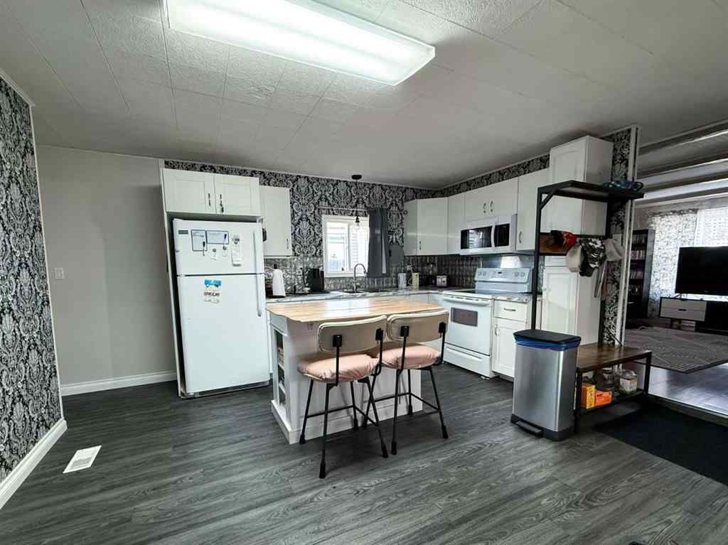 MLS® A2268192 - Unit #346 133 Jarvis Street  in Mountain View Hinton, Mobile