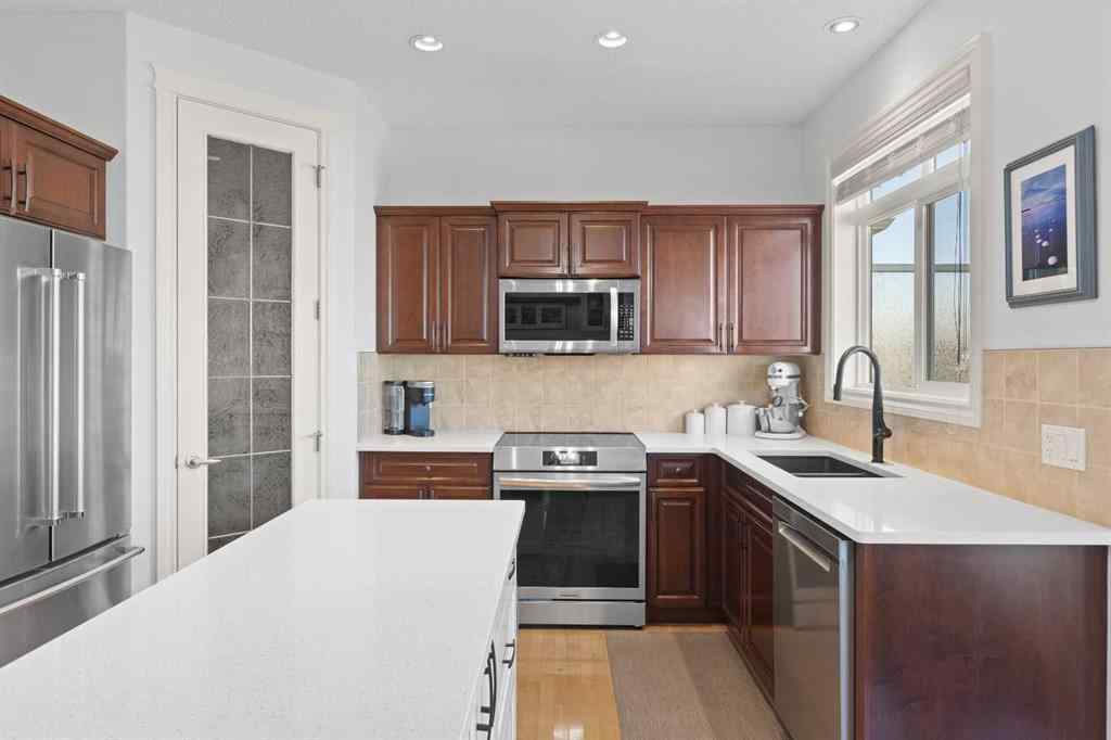 MLS® A2268195 - 1909 Riverside Drive NW in Highwood Village High River, Residential