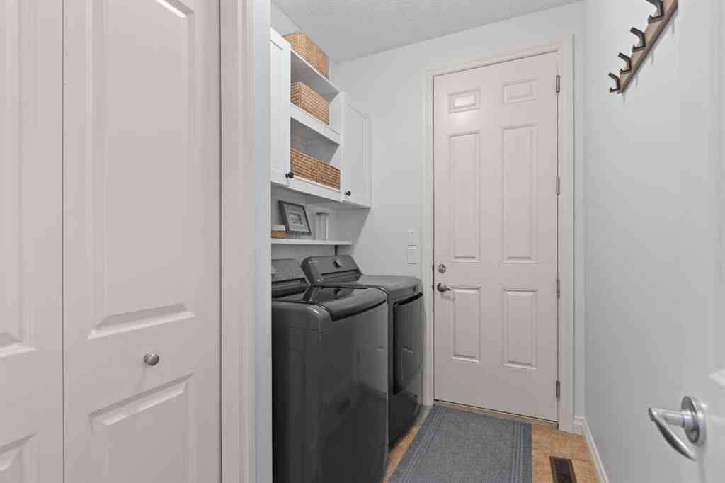 MLS® A2268195 - 1909 Riverside Drive NW in Highwood Village High River, Residential