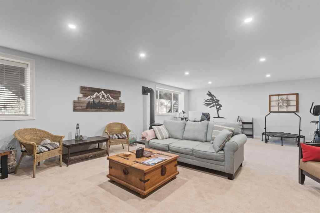 MLS® A2268195 - 1909 Riverside Drive NW in Highwood Village High River, Residential