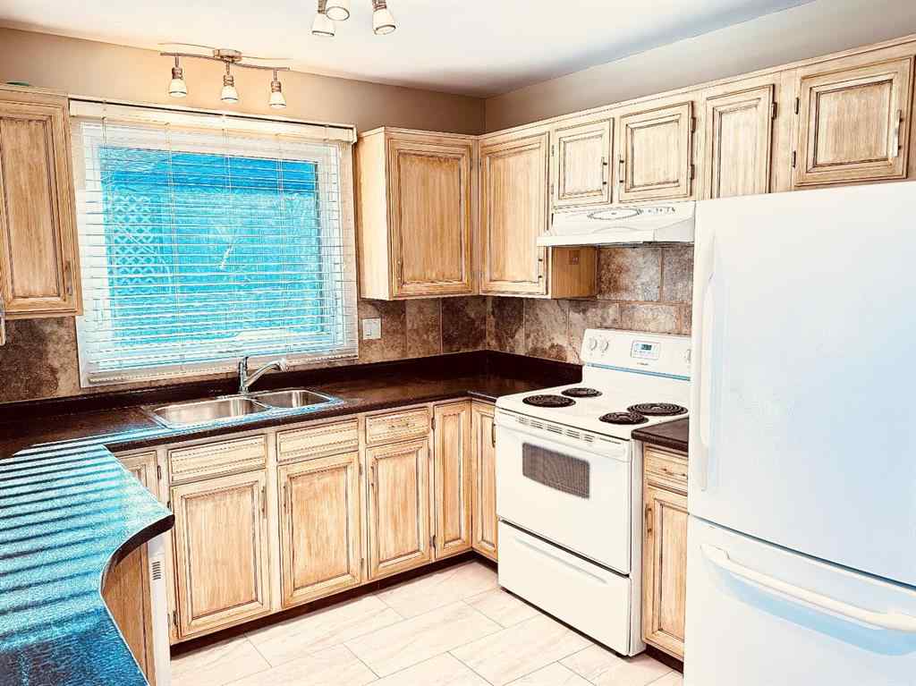 MLS® A2268207 - 468 Cantrell Drive SW in Canyon Meadows Calgary, Residential