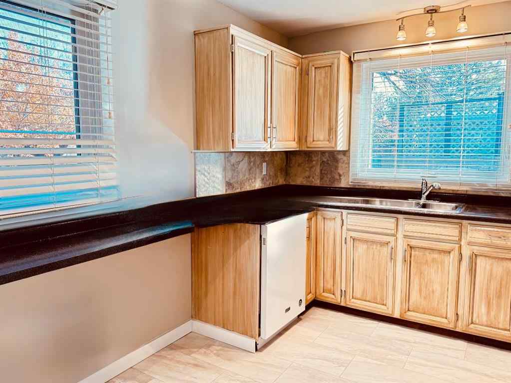 MLS® A2268207 - 468 Cantrell Drive SW in Canyon Meadows Calgary, Residential