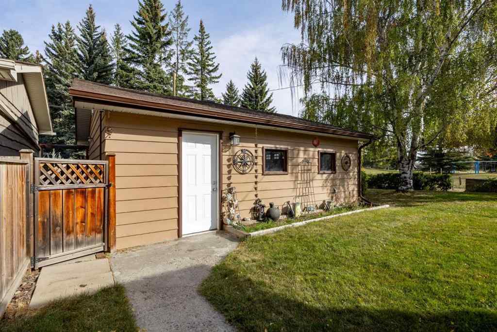 MLS® A2268214 - 136 Parkside Crescent SE in Parkland Calgary, Residential