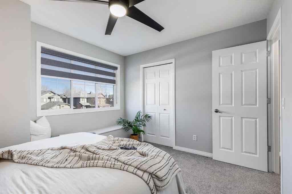 MLS® A2268218 - 208 Fairways Bay NW in Fairways Airdrie, Residential