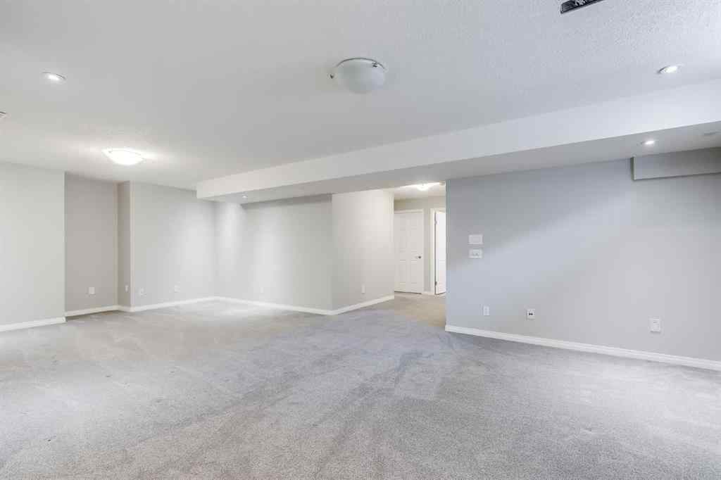 MLS® A2268218 - 208 Fairways Bay NW in Fairways Airdrie, Residential