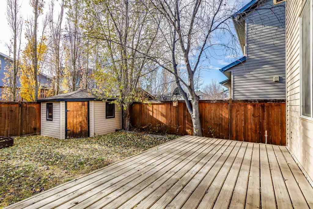 MLS® A2268218 - 208 Fairways Bay NW in Fairways Airdrie, Residential