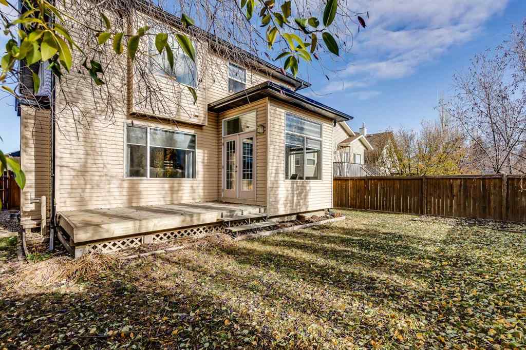 MLS® A2268218 - 208 Fairways Bay NW in Fairways Airdrie, Residential