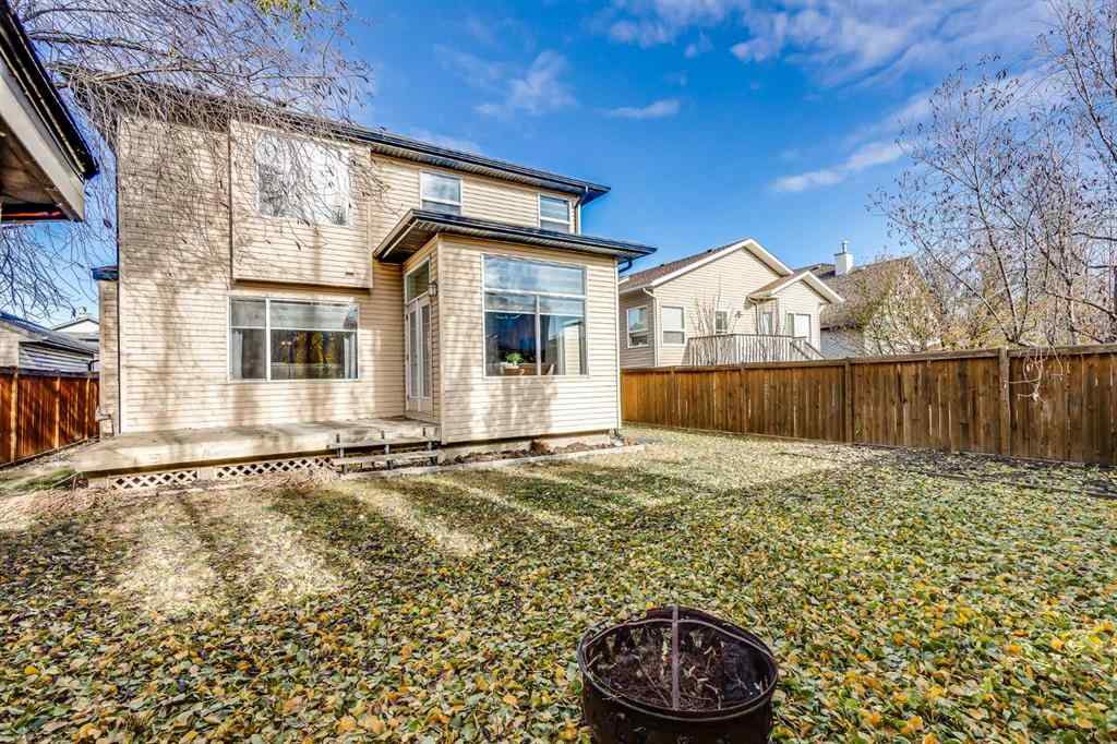 MLS® A2268218 - 208 Fairways Bay NW in Fairways Airdrie, Residential