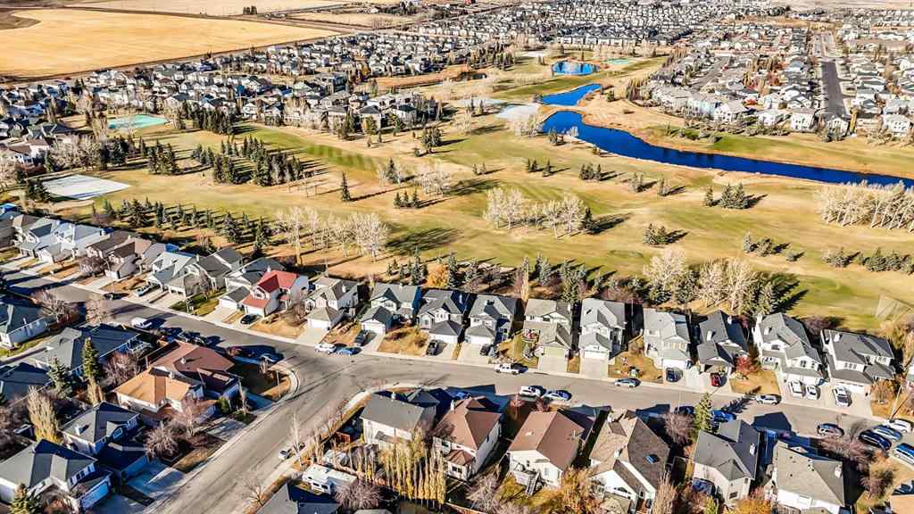 MLS® A2268218 - 208 Fairways Bay NW in Fairways Airdrie, Residential