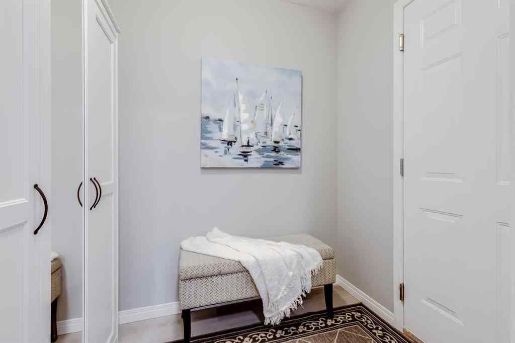 MLS® A2268218 - 208 Fairways Bay NW in Fairways Airdrie, Residential